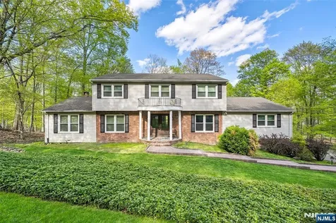639 Pawnee Lane Franklin Lakes NJ 07417