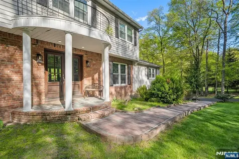 639 Pawnee Lane Franklin Lakes NJ 07417