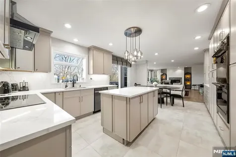 639 Pawnee Lane Franklin Lakes NJ 07417