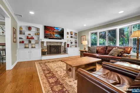 309 Windham Court Wyckoff NJ 07481