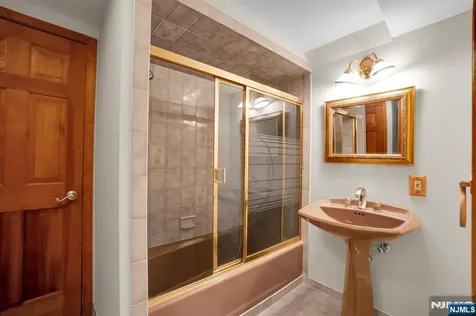 309 Windham Court Wyckoff NJ 07481