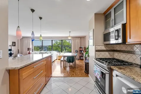 2352 Linwood Avenue Fort Lee NJ 07024