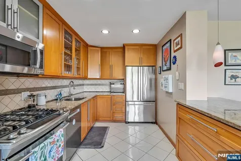 2352 Linwood Avenue Fort Lee NJ 07024