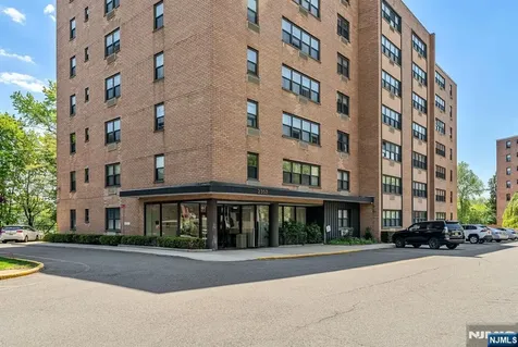 2352 Linwood Avenue Fort Lee NJ 07024