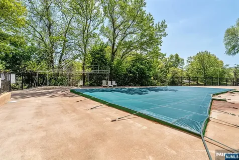 2352 Linwood Avenue Fort Lee NJ 07024