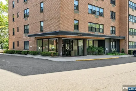 2352 Linwood Avenue Fort Lee NJ 07024
