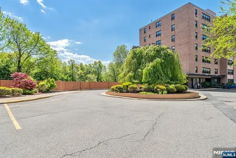 2352 Linwood Avenue Fort Lee NJ 07024