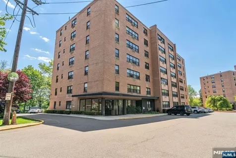 2352 Linwood Avenue Fort Lee NJ 07024