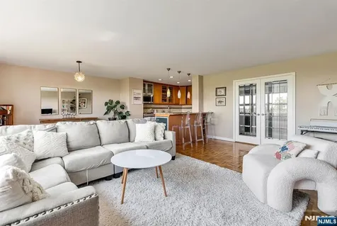 2352 Linwood Avenue Fort Lee NJ 07024