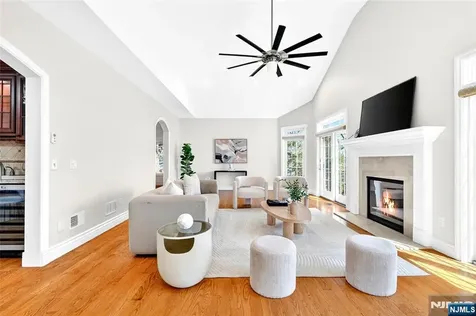 125 E Gramercy Place Glen Rock NJ 07452