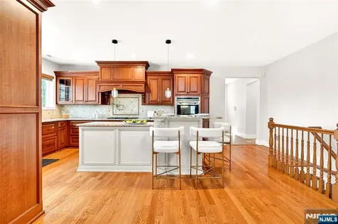 125 E Gramercy Place Glen Rock NJ 07452