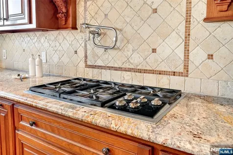 125 E Gramercy Place Glen Rock NJ 07452