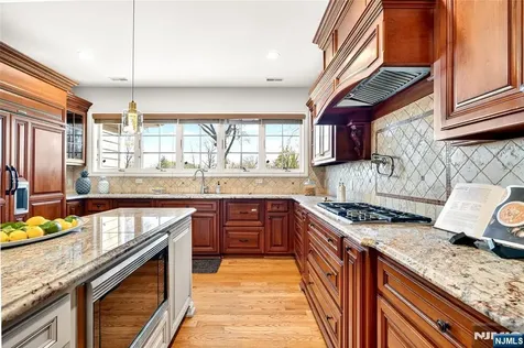 125 E Gramercy Place Glen Rock NJ 07452
