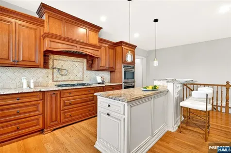125 E Gramercy Place Glen Rock NJ 07452