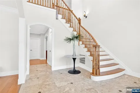 125 E Gramercy Place Glen Rock NJ 07452