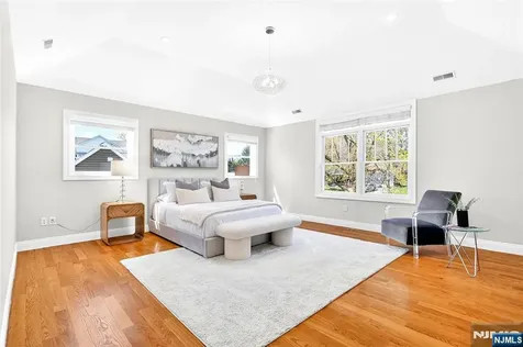 125 E Gramercy Place Glen Rock NJ 07452