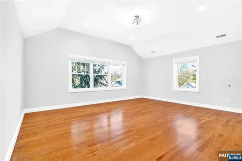125 E Gramercy Place Glen Rock NJ 07452
