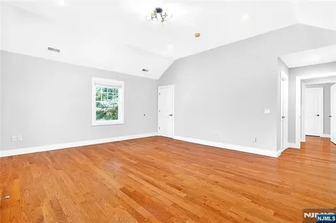 125 E Gramercy Place Glen Rock NJ 07452