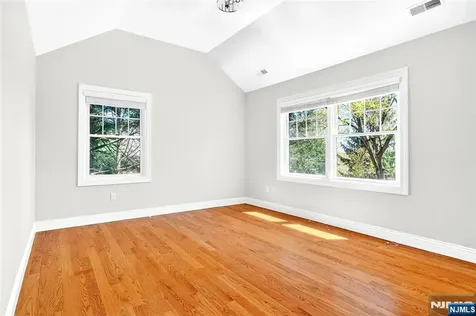 125 E Gramercy Place Glen Rock NJ 07452