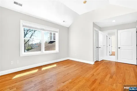 125 E Gramercy Place Glen Rock NJ 07452