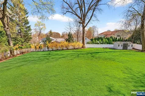 125 E Gramercy Place Glen Rock NJ 07452