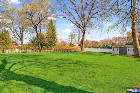 125 E Gramercy Place Glen Rock NJ 07452