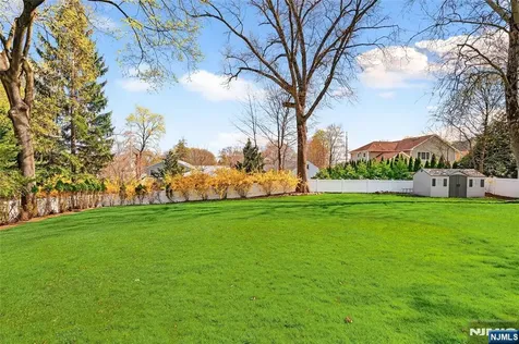 125 E Gramercy Place Glen Rock NJ 07452
