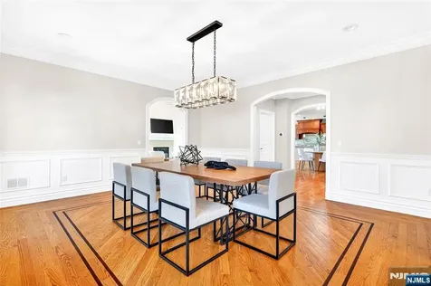 125 E Gramercy Place Glen Rock NJ 07452
