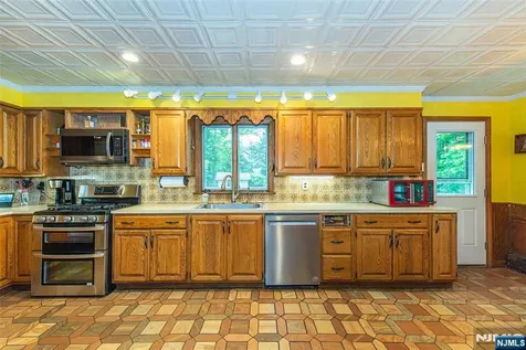 115 Hampshire Hill Road Upper Saddle River NJ 07458