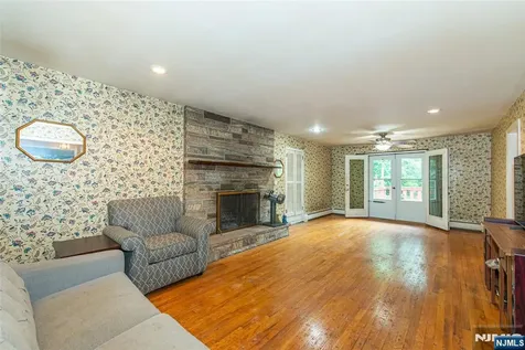 115 Hampshire Hill Road Upper Saddle River NJ 07458