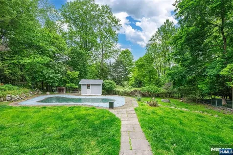 115 Hampshire Hill Road Upper Saddle River NJ 07458