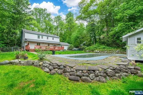115 Hampshire Hill Road Upper Saddle River NJ 07458