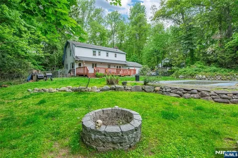 115 Hampshire Hill Road Upper Saddle River NJ 07458
