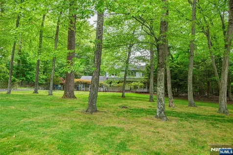 115 Hampshire Hill Road Upper Saddle River NJ 07458