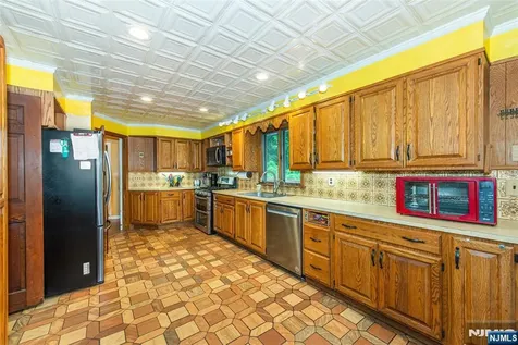 115 Hampshire Hill Road Upper Saddle River NJ 07458