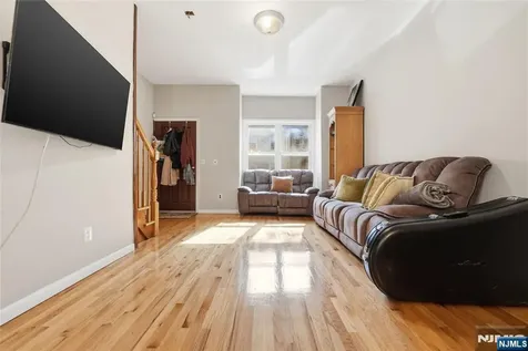 22 Lentz Newark NJ 07105