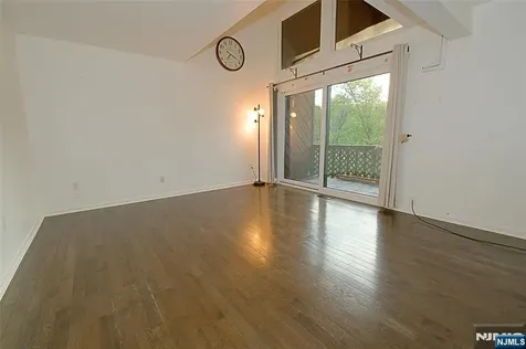 9 Village Way Vernon NJ 07462