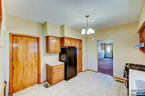 61 Yale Street Nutley NJ 07110