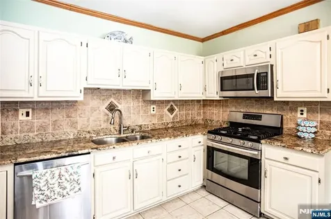 54 13th Street Hawthorne NJ 07506
