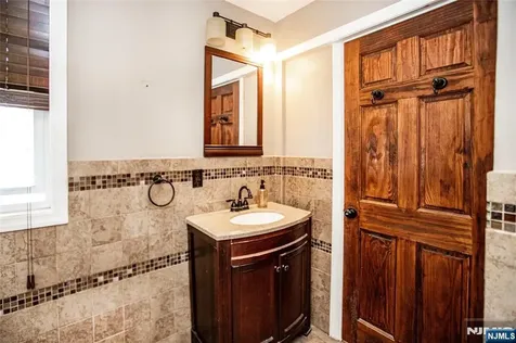 54 13th Street Hawthorne NJ 07506