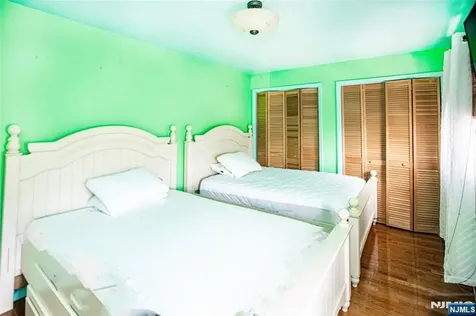 54 13th Street Hawthorne NJ 07506
