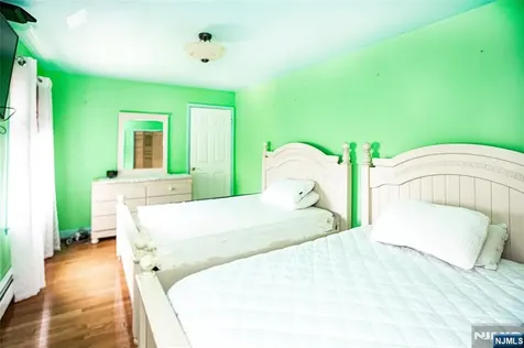 54 13th Street Hawthorne NJ 07506