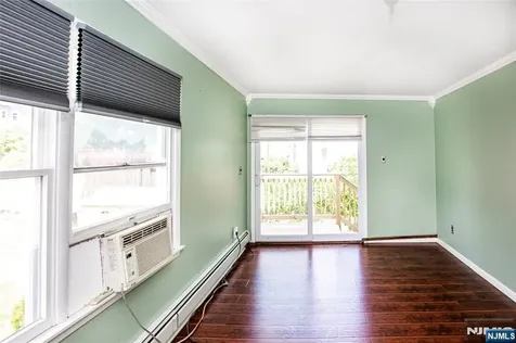54 13th Street Hawthorne NJ 07506