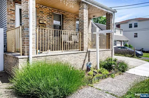 54 13th Street Hawthorne NJ 07506