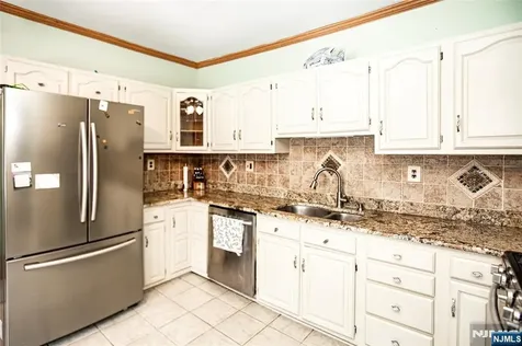 54 13th Street Hawthorne NJ 07506
