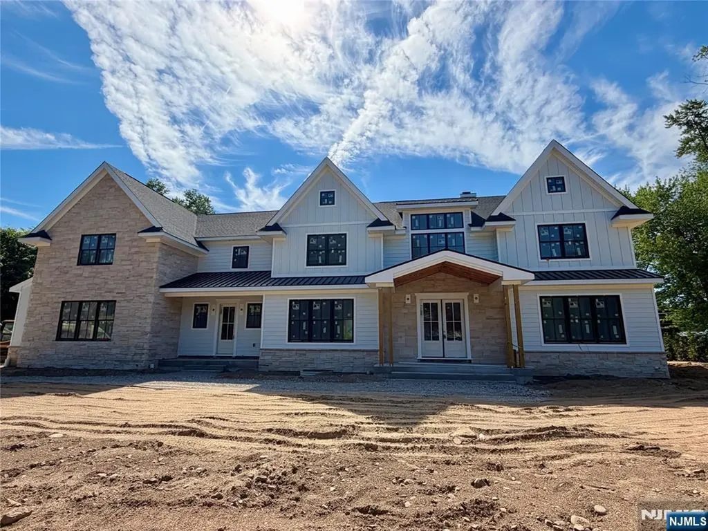 776 Commanche Lane Franklin Lakes NJ 07417