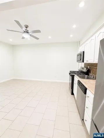 437 53rd West New York NJ 07093