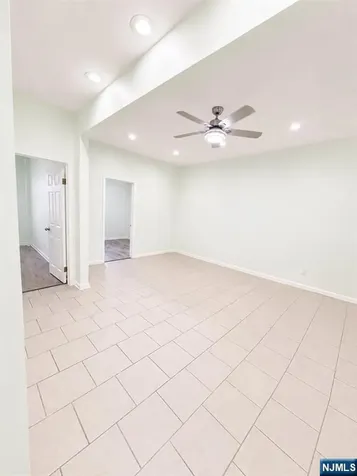 437 53rd West New York NJ 07093