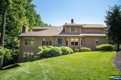 23 Lakeview Drive Old Tappan NJ 07675