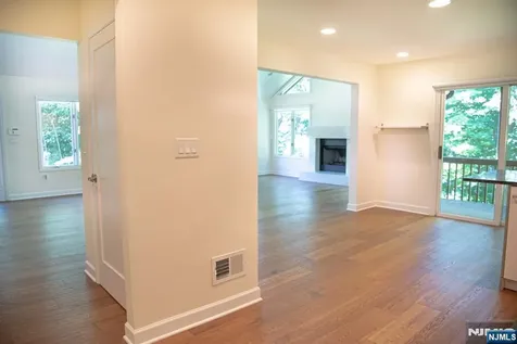 23 Lakeview Drive Old Tappan NJ 07675